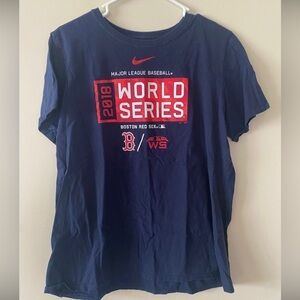 Womens Nike 2018 World Series shirt xl